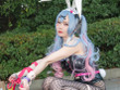 【コスプレ】ミクさんバニーが「ワンフェス」に出現！スレンダースタイルに網タイツの挑発ポーズがどハマりな美女レイヤー【写真9枚】 画像