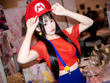 【コスプレ】香港美女の「マリオ」がスタイル良すぎ！シースルーのチラ見せ衣装にドキドキが止まらない【写真7枚】 画像