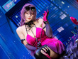 【コスプレ】ムチを片手に豊満な美ボディでバイクを走らせる！ストッキングも妖艶な『カレイドライダー』ルーシーが美しすぎた【写真8枚】 画像