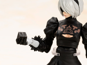 “自爆モード”でふとももが露わに！『NieR:Automata』より「2B(ヨルハ二号B型)」がプラモ化 画像
