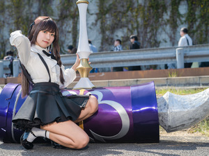 【コスプレ】巨大ハンマーでにっくき残業を粉砕！「ギルます」アリナの美女レイヤーが美脚も露わにソロ討伐を敢行【写真11枚】 画像