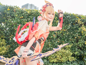 【コスプレ】人懐っこい笑顔と溌剌としたポージングが魅力的！『原神』宵宮の美女レイヤーが一足早く夏をお届け【写真8枚】 画像