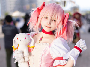 【コスプレ】フリルスカートをはためかせる「まどマギ」の鹿目まどか！微笑む姿が美少女すぎて見惚れてしまう【写真6枚】 画像