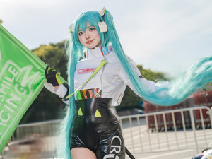 【コスプレ】みくみくにしてやんよ！ウエストからの美脚が際立つピチテカなレーシング衣装が反則級に可愛すぎる【写真8枚】 画像