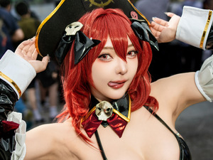 【コスプレ】大胆なアレンジの『NIKKE』メイドがスタイル抜群！舌ペロポーズも可愛すぎてお給仕できなくても許せる【写真10枚】 画像