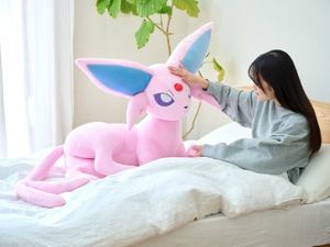 『ポケモン』エーフィ、ブラッキーの等身大ぬいぐるみ予約は6月16日まで！ 画像