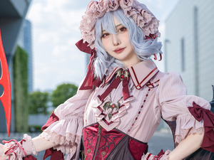 【コスプレ】蝙蝠の羽を大胆にあしらったデザインが秀逸！抜群のポージングで魅せるレミリアの妖美な雰囲気がお見事【写真8枚】 画像