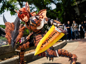 【コスプレ】『モンハン』リオレウス装備がガチすぎる！造形技術がハンパない、世界で活躍する美女レイヤー【写真7枚】 画像