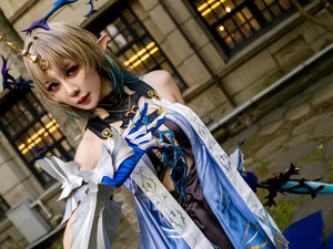【コスプレ】『鳴潮』フルールドリスの台湾美女の美貌がすごい！長身で美脚、脇チラポーズもスタイリッシュすぎた【写真9枚】 画像