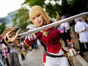 【コスプレ】「俺だけレベルアップな件」向坂雫の剣舞が絵になりすぎ！美くびれも堪能できるシルエットがまるで等身大フィギュア【写真8枚】 画像