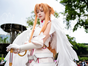 【コスプレ】造形もすごい！「SAO」アスナの天使の羽根をまとう立ち姿が優美で、ヒロインオーラが圧倒的な台湾美女レイヤー【写真6枚】 画像