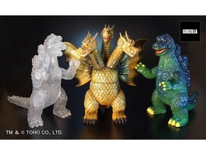 “第3次怪獣ブーム”の「ゴジラソフビ」が令和に復刻！キングギドラは3本それぞれの首と頭が可動し、表情豊かにポージング可能 画像