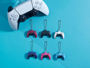 PS5のコントローラーをミニサイズで再現！方向キーとアクションボタンには透明パーツを使用 画像