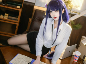 【コスプレ】『原神』人気キャラの「雷電将軍」誕生日記念！OLからメイド服まで艶っぽく凛々しい姿に見惚れてしまう【写真32枚】 画像