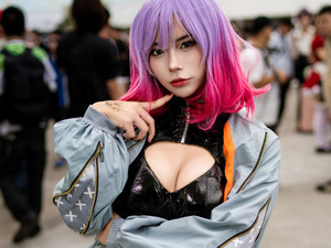 【コスプレ】ボンテージ＆ストッキングが美ボディを際立たせる！ピチテカなエナメルスーツが似合うマレーシア美女レイヤー【写真9枚】 画像