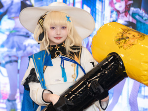 【コスプレ】『鳴潮』フィービーに救済されたい人が長蛇の列を作る！巨大ハンマーぴこぴこ姿が可愛すぎる人気レイヤー・すずら【写真11枚】 画像