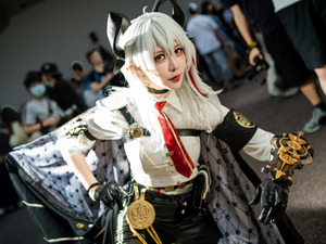 【コスプレ】足なっが！『鳴潮』ザンニーの美脚が際立つ、タイトな衣装が似合いすぎる台湾美女レイヤー【写真7枚】 画像