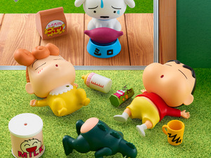 「クレヨンしんちゃん」新作一番くじのテーマは「お食事」！もぐもぐ顔なカスカベ防衛隊、ボーちゃんのしずく型カレー皿などユニークなラインナップ 画像