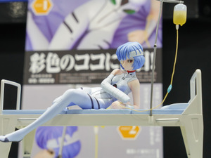 綾波レイ、アスカの大型造形物も！「エヴァワンフェス」珠玉の作品が大集結、放送30周年を記念した特別コラボ企画の様子をお届け【WF2025夏】 画像