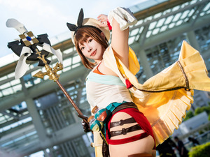 【コスプレ】『ライザのアトリエ』ライザの太ももが魅惑的すぎる！むっちり美ボディと可愛い笑顔にメロメロ【写真8枚】 画像