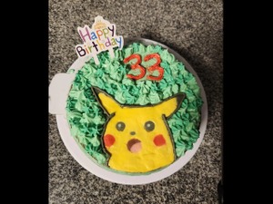 お口ポカンのピカチュウに世界が夢チュウ？海外ミームの手作りケーキが話題に 画像