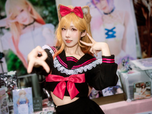 【コスプレ】王道セーラー服が激かわの「着せ恋」喜多川海夢！ミニスカと美くびれもチラリする香港美女レイヤー【写真8枚】 画像