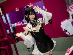 【コスプレ】伊織もえがトランプカードに！？ミニスカート×網ニーハイが可愛すぎて、香港のファンたちの心をグッと掴む【写真15枚】 画像
