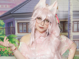 【コスプレ】リゾートでリラックスしたコヤンスカヤが可愛い！丸メガネ×デニムで魅了してくる美女レイヤー【写真8枚】 画像