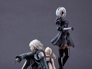 『ニーア』シリーズ15周年記念！「2B」ら3人が一緒になったスタチューフィギュア、CD、書籍がセットになった特別なBOXが予約受付開始 画像