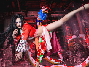 【コスプレ】「ONE PIECE」ハンコックが眩しすぎる！9月2日（九蛇）の誕生日を記念して、美女レイヤーによる人気フォトまとめ【写真13枚】 画像