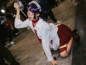 【コスプレ】「東京喰種」神代利世の妖艶さが極まってる！スラリとした赤いニーハイと眼鏡越しの瞳に吸い込まれそう【写真9枚】 画像