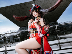 【コスプレ】『崩スタ』花火が妖艶な美脚で舞い踊る！迫力のあるポージングで魅せる太ももの脚線美が素晴らしすぎた【写真6枚】 画像