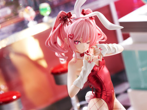 真っ赤なバニースーツにスラリと伸びた美脚！人気イラストレーターrurudo氏オリジナルキャラ「ラビ」が立体化 画像