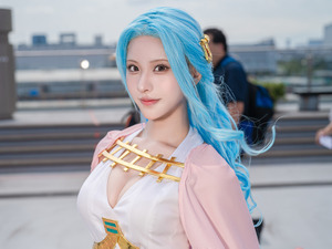 【コスプレ】「ONE PIECE」ビビの凛とした美しさが輝く！ドレスをひらめかせた優雅な姿が一際目を引く美女レイヤー【写真8枚】 画像