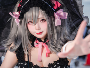 【コスプレ】黒ニーハイ×中二病感あふれる挑発ポーズにグッとくる！『デレマス』神崎蘭子が魅惑の夏衣装で降臨【写真9枚】 画像