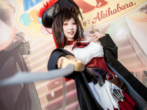 【コスプレ】中国美女の海賊姿が激萌え！『アズレン』ロイヤル・フォーチュンがストッキング×ミニスカが似合いすぎる【写真8枚】 画像