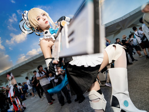 【コスプレ】スタイリッシュな美脚メイドが魅せる！『ブルアカ』トキが躍動感のあるキレッキレなポージングを披露【写真8枚】 画像