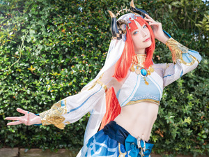 【コスプレ】ニィロウの美しすぎる完璧なくびれを見よ！魅惑的な表情と優雅な舞で人々を魅了する美女レイヤー【写真8枚】 画像