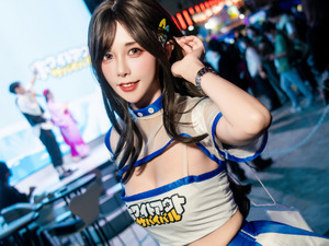 【TGS2025】百花繚乱な美女コンパニオンまとめ！工夫を凝らしたコスチュームに身を包み、攻めの姿勢で会場を彩る【写真48枚】 画像