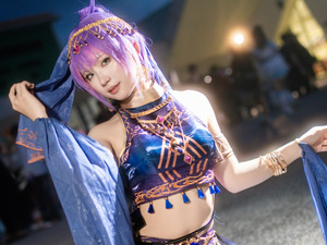 【コスプレ】常闇トワのアラビアン衣装が異国情緒感あって艶っぽい！スラリとしたくびれが美しい香港美女レイヤー【写真8枚】 画像