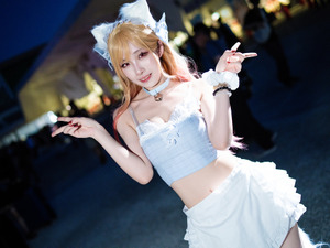 【コスプレ】ケモ耳キャミソールが似合うスレンダーボディが躍動！香港美女による「着せ恋」喜多川海夢のギャル感がホンモノすぎる【写真8枚】 画像