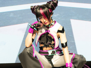 【コスプレ】『スト６』ジュリとの対戦希望者が押しかける！TGS2025で百人組手になっても涼しい顔をする美女レイヤー【写真16枚】 画像