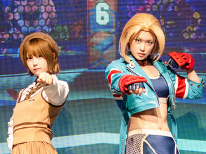 【コスプレ】『スト6』人気キャラのキャミィと戦える？！鍛えられた腹筋vs小柄な美少女レイヤーのファイトはいかに【TGS2025】 画像