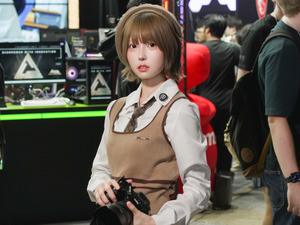 【TGS2025】美女コスプレイヤーと巡る！写真や動画編集、ゲーム配信におすすめの「MSI」最新ゲーミングノートPC4選【写真29枚】 画像