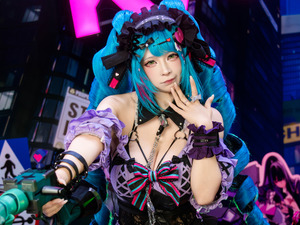 【コスプレ】日中美女レイヤーと距離が近すぎてドキドキが止まらない！バイク×美女で話題の『チェイシング・カレイドライダー』レポ【写真41枚】 画像
