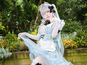 【コスプレ】ガーターベルト＆白ニーハイのチラ見せがエモい！魅惑的な表情で魅せる『NIKKE』シンデレラの美女レイヤー【写真9枚】 画像