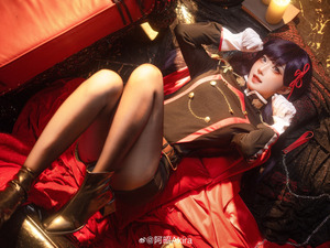 【タイツの日】絶妙な透け感と艶やかなシルエットで美脚を引き立たせる！組長からバニーガールまで魅惑の美女コスプレイヤーまとめ【写真49枚】 画像