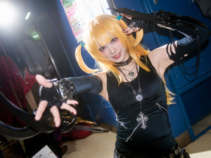 【コスプレ】網タイツ×ミニスカは反則級に可愛すぎ！「デスノート」ミサミサのゴシックファッションがスタイル抜群【写真8枚】 画像