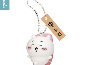 お寿司になっちゃった…「ちいかわ」お品書きプレート付きのフィギュアキーホルダー全6種がカプセルトイ売り場に登場 画像