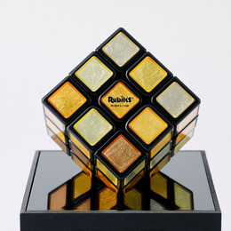 お値段30万の「工芸ルービックキューブ」が煌びやか！合金配合率により、輝きが異なる6種の金箔を使用ープレバン限定で販売